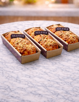 Chałka świąteczna z bakaliami